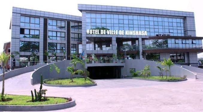 Kinshasa : la REGIDESO menace le gouvernement provincial de couper la fourniture d’eau pour une dette de plus de 10 millions de dollars