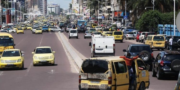 Kinshasa : La police invite les automobilistes au respect strict du code de la route (Communiqué)