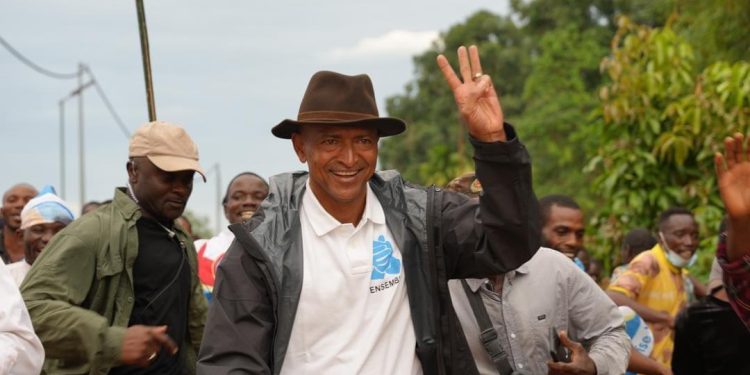 Katumbi tance Tshisekedi à Mbandaka : “ Je vais faire des routes partout à l’Équateur. Un homme ne pleure pas, il agit. »