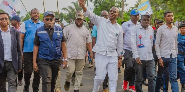 Kalemie : Fayulu qualifie d’inconsciente la gouverneure Julie Ngungua pour avoir tenté d’interdire son meeting