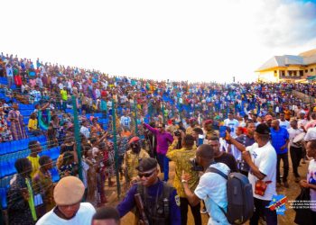 Mbuji-Mayi : le DG de l’ARSP Miguel Kashal expose à plus de 20 mille personnes les réussites de Félix Tshisekedi dans la sous-traitance