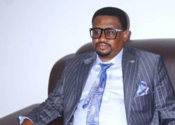 Likasi : Le député René Banza sollicite l’implication de Félix Tshisekedi pour la libération de l’apôtre Christian NUMBI son grand frère aîné