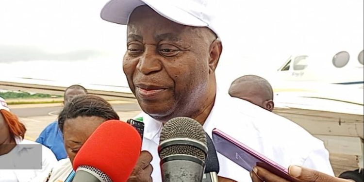 Scrutin présidentiel: «Ma méthode est simple. La moitié du budget sera affectée aux salaires des fonctionnaires de toutes catégories. » (Adolphe Muzito)