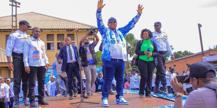 Lubumbashi : Le candidat Yannick Lumbu Ngoy rassure à nouveau les Lushois après un meeting inédit au complexe Kiwele