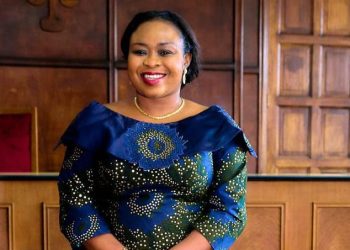 Lubumbashi : une forte équipe de la candidate députée Gisèle Ngungua communie avec sa base du quartier Bel-Air