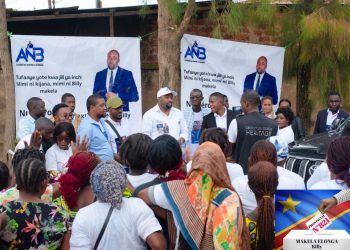 Lubumbashi : Le candidat député provincial Nº821 Billy Makela encourage les mamans du marché karavia à s’investir encore plus dans l’entrepreneuriat