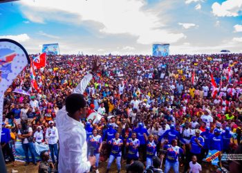 Kasumbalesa: le DG Miguel Kashal appelle des milliers des personnes au Stade SODIMICO à soutenir Félix Tshisekedi pour la promotion de la Sous-traitance.