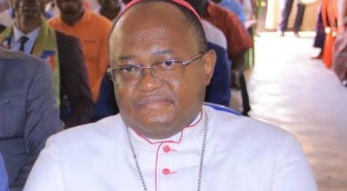 Mgr François Abeli Muhoya du diocèse de Kindu : « Ne quittons pas les Centres de vote avant l’affichage des résultats par Bureau de vote »