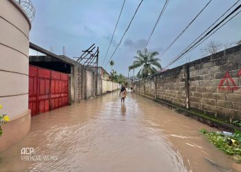 Débordement des eaux du fleuve à Kinshasa: La population du Quartier Pompage vit désormais les pieds dans l’eau