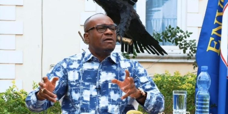 Sessanga à Tshisekedi : «Nous le laissons faire son meeting où il raconte des histoires. Qu’il ne vienne pas ici diviser les kasaïens »