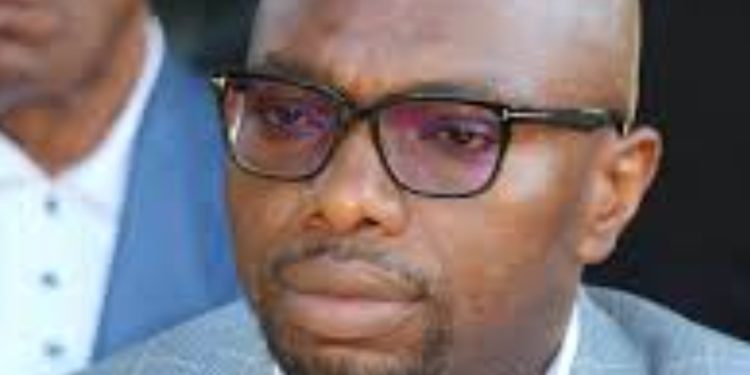 Haut-Katanga: Danny Banza interdit au professeur André MBATA de fouler ses pieds à Lubumbashi pour manque de respect aux Katangais