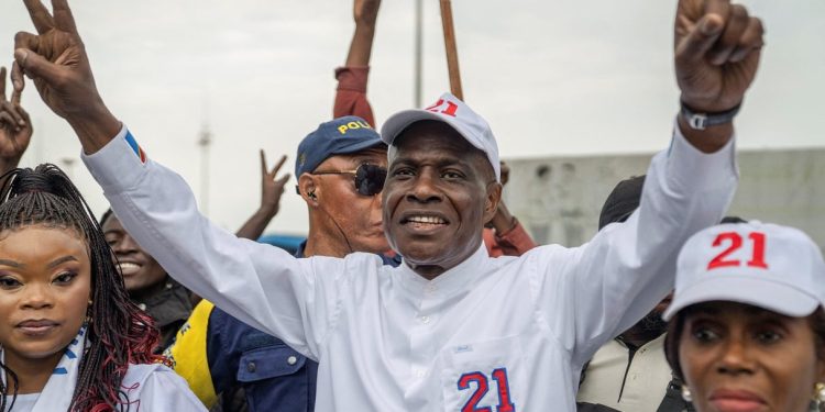 Election présidentielle: Martin Fayulu veut organiser un meeting populaire au Stade des Martyrs le 17 décembre pour clôturer sa campagne électorale (Document)