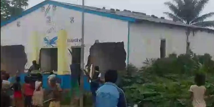 Haut-Katanga : le siège du parti UDPS détruit par des fanatiques à Kashobwe , fief de Moise Katumbi