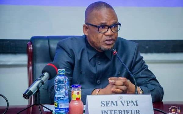 Haut-Lomami : Peter Kazadi dénonce une tension activée par certains hommes politiques véreux