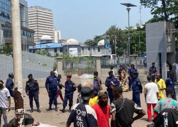 Hôtel de ville de Kinshasa : Un dispositif sécuritaire mis en place pour empêcher Gentiny Ngobila d’accéder dans son bureau