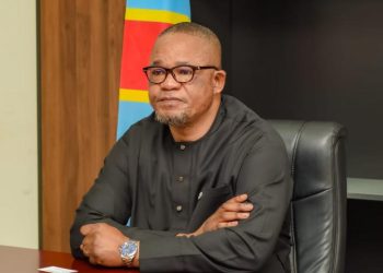 Ngobila réhabilité , Peter Kazadi se défend : «  j’ai retiré la sanction administrative pour le laisser au niveau de la justice »