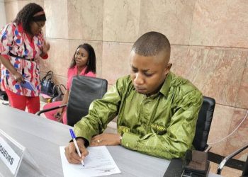 Rentrée parlementaire : le député élu de Lubumbashi Jethro Muyombi Tshimbu identifié par les services de l’assemblée nationale