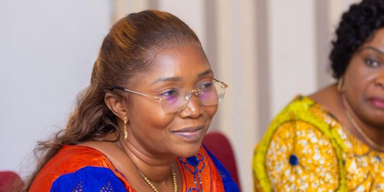 RDC : la DGA des Lignes Maritimes Congolaises Gisèle Mbwasiem aux côtés des femmes Mandataires s’engage à soutenir le second mandat du Chef de l’Etat.