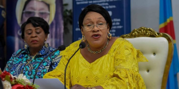 8 mars 2024 : La ministre du genre Mireille Masangu invite la population locale à poser un geste de solidarité en faveur des compatriotes de l’Est