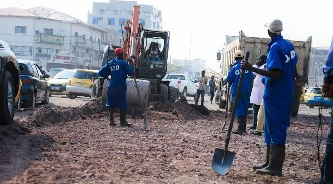 Accusé d’avoir surfacturé les travaux de rénovation du rond-point Huileries : Le vice-gouverneur de Kinshasa Gecoco Mulumba porte plainte contre Toussaint Beya (Document)