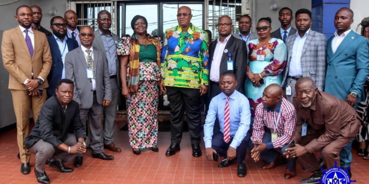 Kinshasa : Le Directeur Général de LMC Jean-Claude MUKENDI MBIYAMUENZA en visite de travail à la Direction Commerciale et Exploitation de cette société à Limete