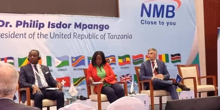 Tanzanie : Au 7e sommet des partenaires sociaux africains, le DG de l’ONEM Me Fanon Beya vante la vision du chef de l’État pour la création de 6,4 millions d’emplois