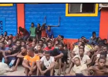 Kinshasa : Après l’arrestation de plus de 280 nouveaux kuluna, la police continue l’opération de ratissage quartier par quartier