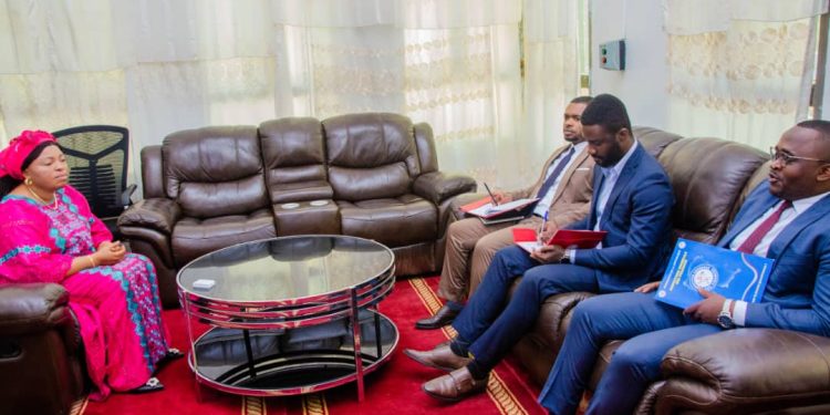 Kasaï-Oriental : Une délégation de l’IGF en mission de contrôle du PDL 145T reçue par la Gouverneure ai Julie Kalenga