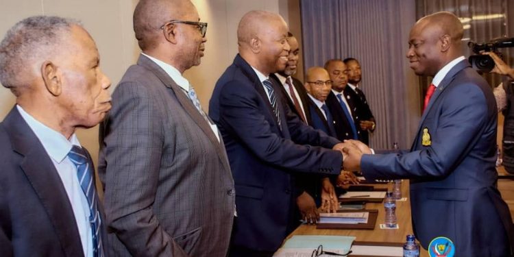 RDC : Après avoir échangé avec l’informateur Augustin Kabuya, le parti Nouvel Elan d’Adolphe Muzito promet de se prononcer sur son intégration dans le prochain gouvernement