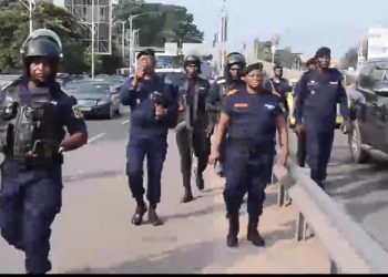 Kinshasa : La police appelle la population à ne plus prendre les taxis motos dans la commune de la Gombe (communiqué)