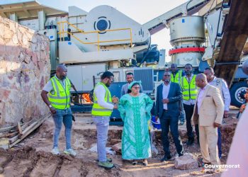 Modernisation des routes au Kasaï-Oriental : La Gouverneure ai visite les installations de l’entreprise Johnny Matala company (JMC ) chargée de moderniser 14 km de Mbuji-Mayi