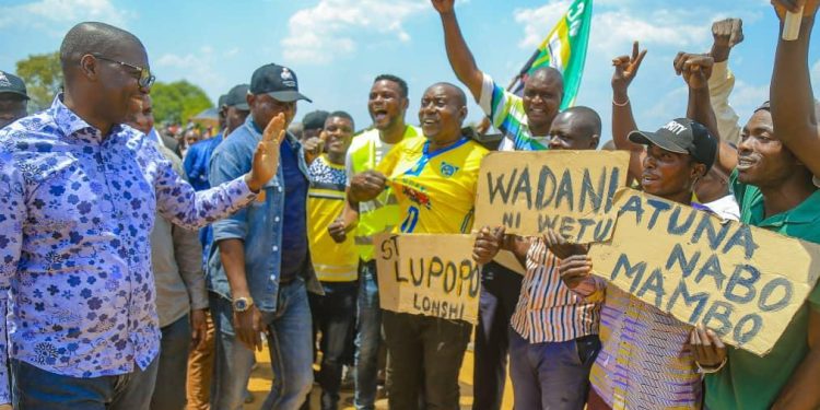 Elections des Gouverneurs : Les fanatiques du FC Saint Eloi Lupopo demandent au Président Tshisekedi de reconduire le Gouverneur du Haut-Katanga Jacques Kyabula