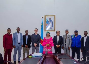 Kasaï-Oriental : le gouvernement provincial et Mahydro signent les contrats de concession pour la distribution du courant électrique à Keena Nkuna, Katende et Tshibombo