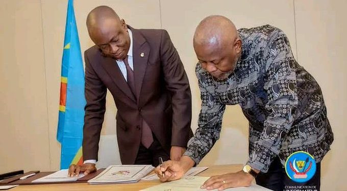 RDC : Vital Kamerhe opte pour son siège à l’assemblée nationale et signe l’acte d’appartenance à la majorité parlementaire