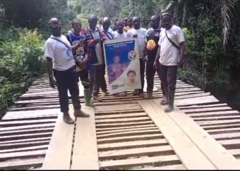 Maniema : Deux ponts importants   reliant les groupements Zili et Keigo dans le territoire de Pangi construits sur initiative privée de la fondation Omambo FERUZI Ursula