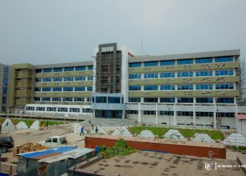 RDC : Le ministre de la santé ordonne la suspension avec effet immédiat du médecin directeur de l’hôpital Maman Yemo pour n’avoir pas pris en charge une mère et son bébé