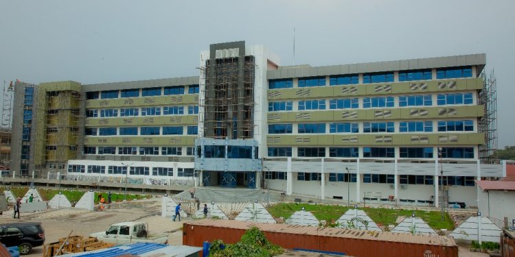 RDC : Le ministre de la santé ordonne la suspension avec effet immédiat du médecin directeur de l’hôpital Maman Yemo pour n’avoir pas pris en charge une mère et son bébé