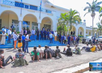 Haut-Katanga : Plus de 14 bandits arrêtés par la police ont été présentés au Gouverneur Jacques Kyabula Katwe