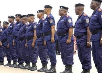 Kinshasa: la police annonce des poursuites contre toute personne qui ternit son image sur les réseaux sociaux (Communiqué)