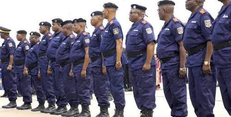 Kinshasa: la police annonce des poursuites contre toute personne qui ternit son image sur les réseaux sociaux (Communiqué)