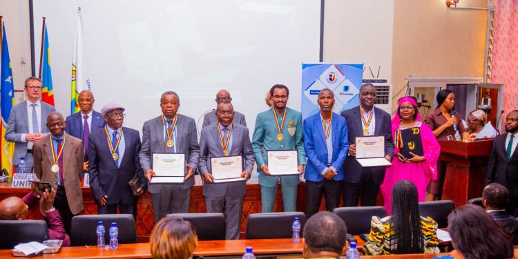 RDC : L’Université de Kinshasa élève le DG de l’ARSP Miguel Kashal Katemb parmi ses ambassadeurs à l’occasion de son 70eme anniversaire