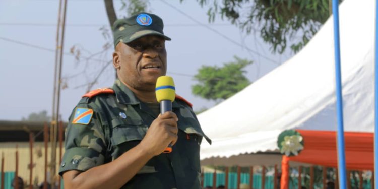 Le lieutenant-général Johnny Luboya : « Les politiciens qui ont échoué aux élections sont à la base de l’insécurité dans la province de l’Ituri»