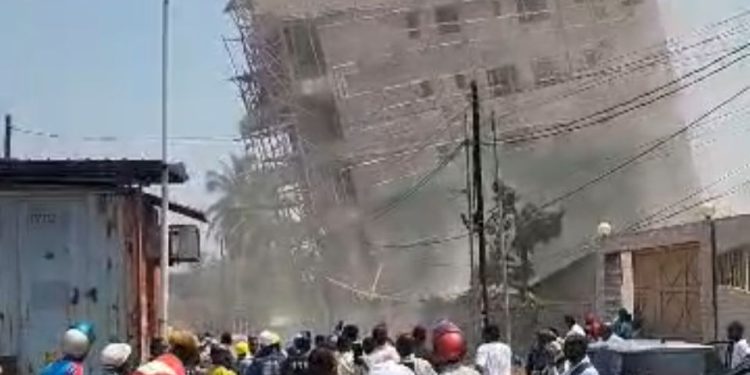 Urgent-Kinshasa : Un immeuble de plus de 5 niveaux en construction s’effondre à Gombe SOCIMAT