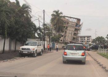 Effondrement d’un immeuble à Gombe : L’hôtel de ville restreint l’accès à l’avenue Kilolo Musampa