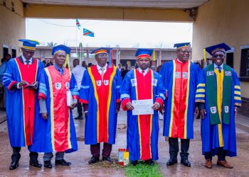 Université de Lubumbashi : le Chef des Travaux Jean KILONGOZI désormais docteur en Lettres et Civilisations africaines après la Soutenance de sa thèse