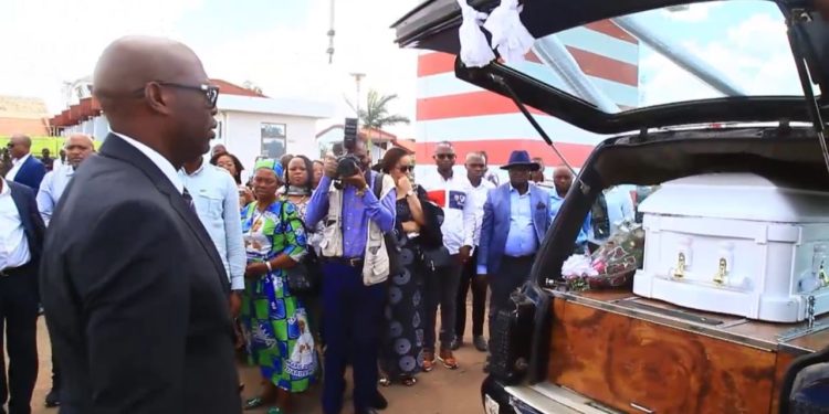 Décès de Yamba Masango Tridon : Le Gouverneur du Haut-Katanga Jacques Kyabula assiste la famille éplorée