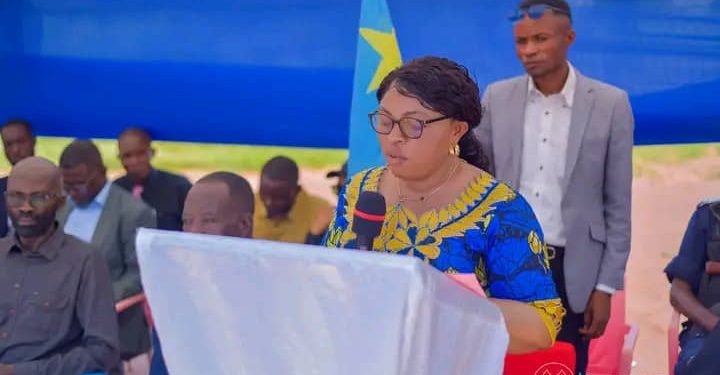 Kasaï-Oriental : La Gouverneure ai Julie Kalenga clôture la 6 ème formation des policiers de proximité à Tshipuka