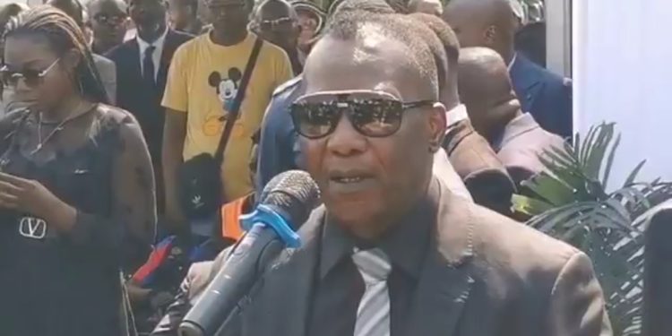 Obsèques Chérubin Okende : « Après son enterrement, que ceux qui l’ont tué commencent aussi à compter leurs jours » (la famille)