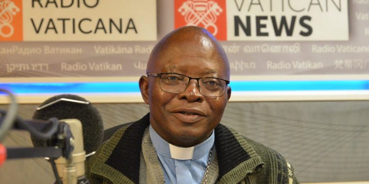 Guerre à l’Est : L’évêque d’Uvira Sébastien Muyengo dénonce la confusion qui existe entre les FARDC, les forces étrangères et les rebelles du M23 au front