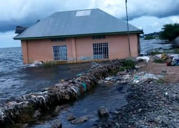 Crue des eaux du Lac Tanganyika : Des inondations signalées dans la ville de Kalemie, la gare centrale totalement submergée